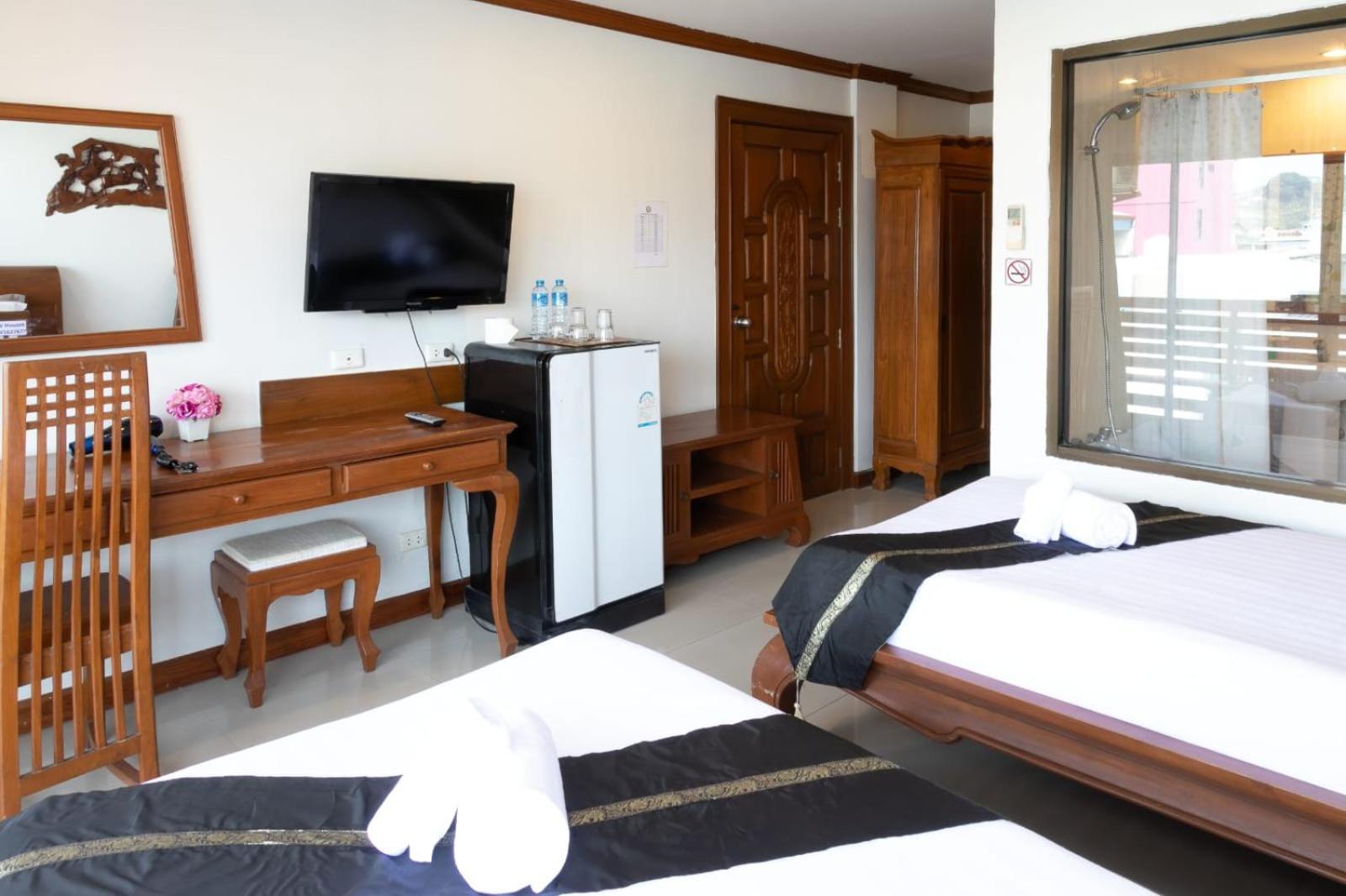 Best Venue Hotel Patong Exterior photo
